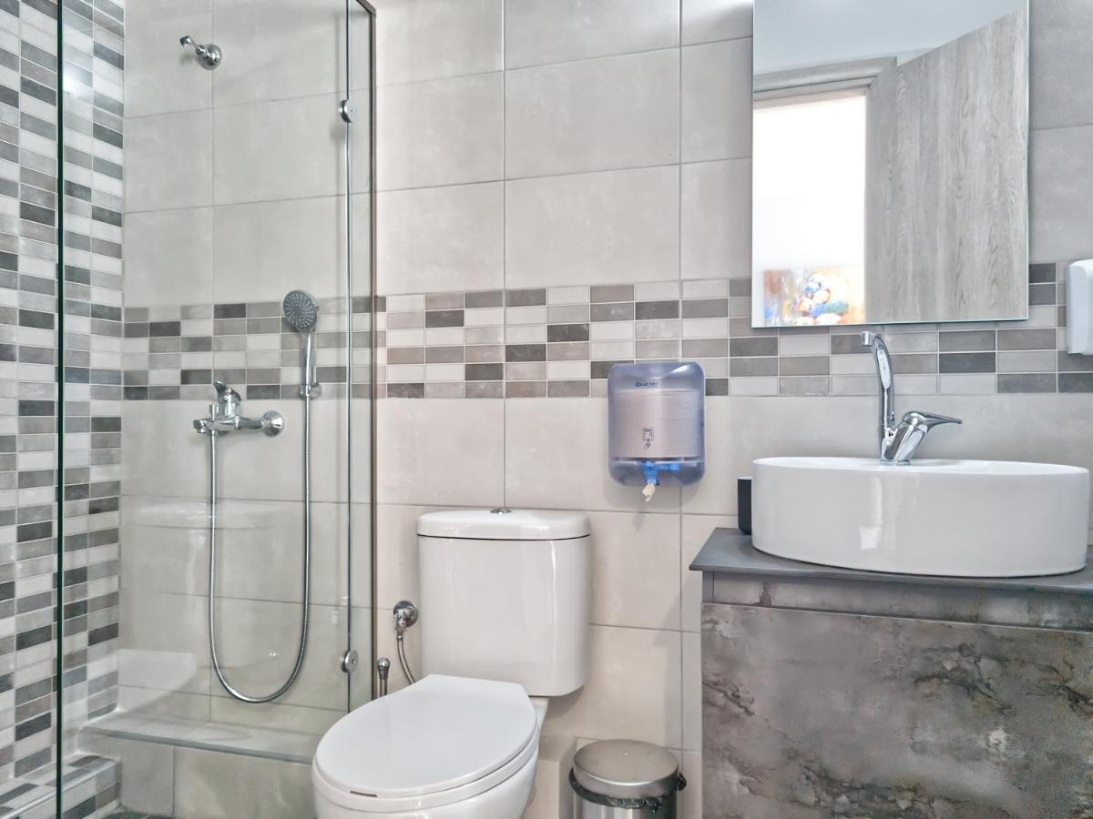 Epipleon Luxury Suites -104- Δωμάτιο 35Τμ Με Βεράντα 35Τμ Μπροστά Στη Θάλασσα Nafpaktos Exterior photo