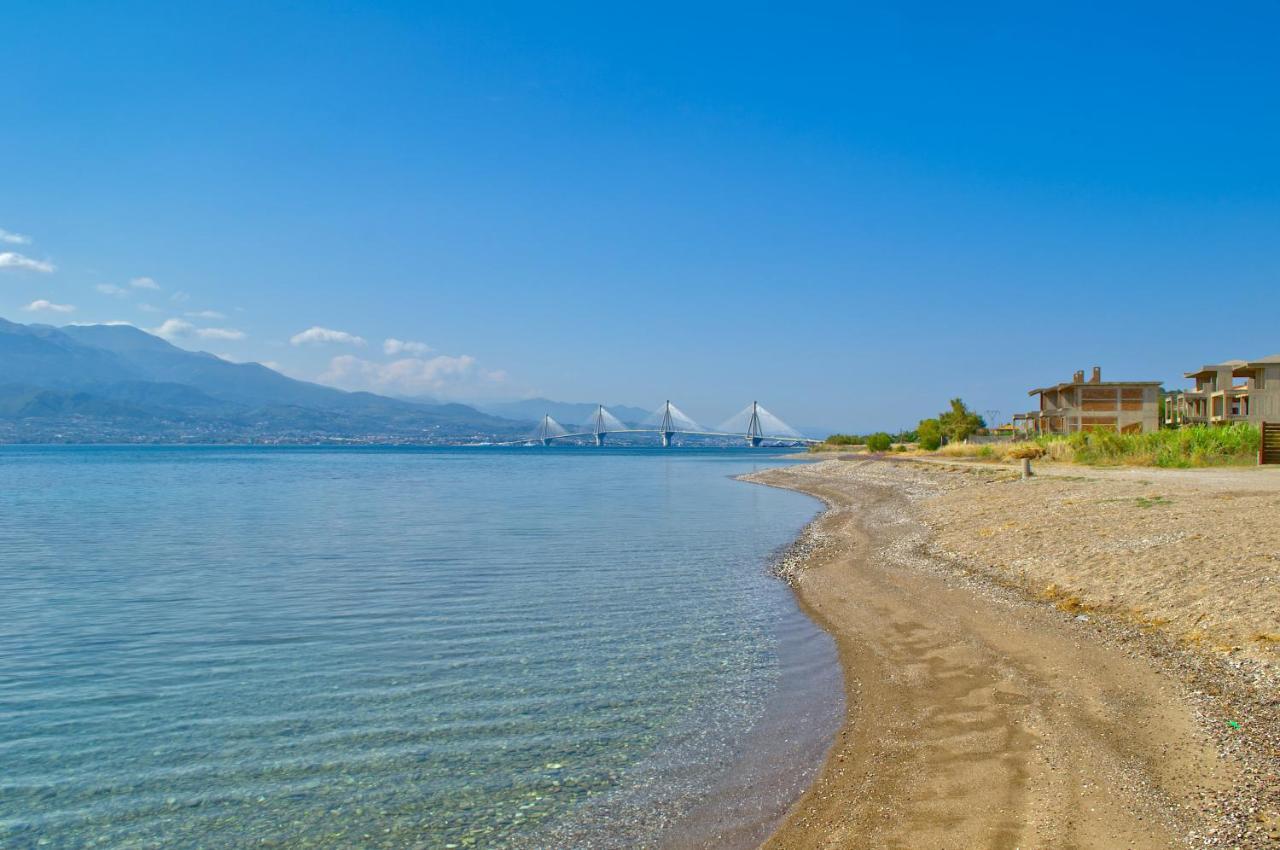 Epipleon Luxury Suites -104- Δωμάτιο 35Τμ Με Βεράντα 35Τμ Μπροστά Στη Θάλασσα Nafpaktos Exterior photo
