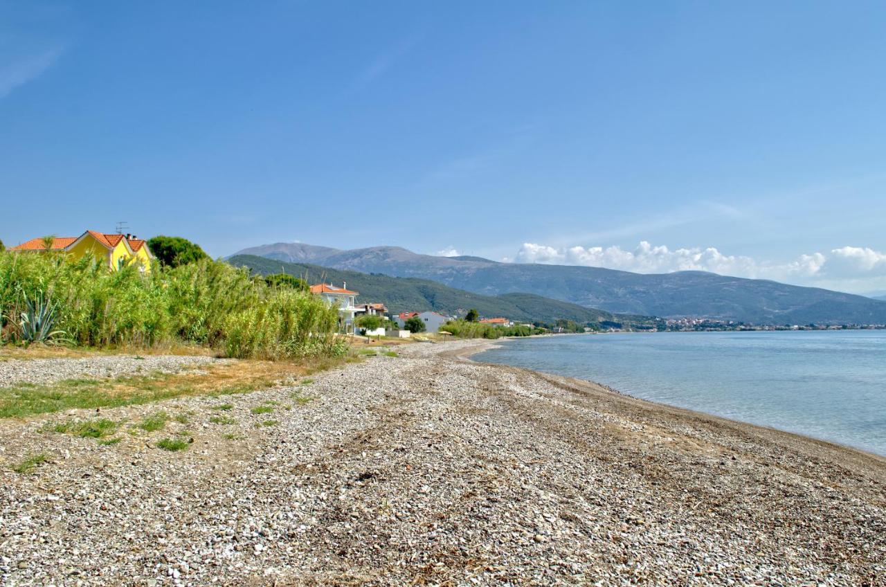 Epipleon Luxury Suites -104- Δωμάτιο 35Τμ Με Βεράντα 35Τμ Μπροστά Στη Θάλασσα Nafpaktos Exterior photo